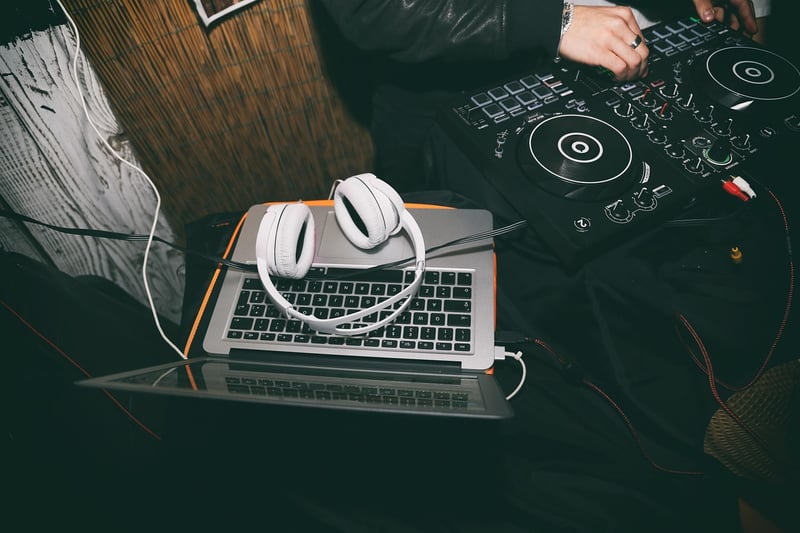 Themed DJs